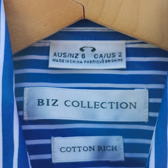 CLASSY BIZ Collection Button Down Navy and White Stripe Shirt Women's Size 2 - Picture 5 of 5